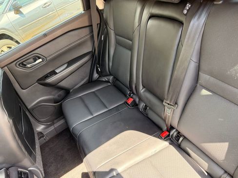 Used 2023 Nissan Rogue SV w/ SV Premium B Package FWD image 4
