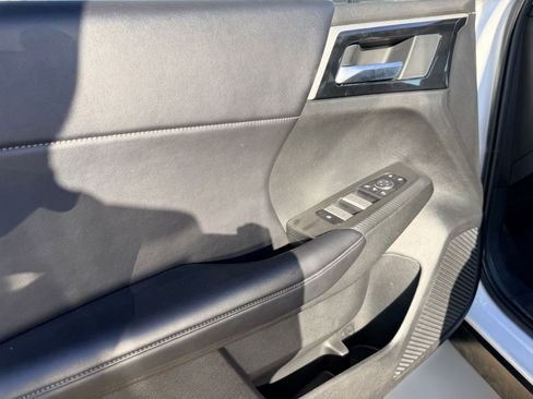 Used 2024 Mitsubishi Outlander SE image 10