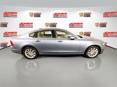 Used 2017 Volvo S90 T6 Momentum w/ Vision Package image 18