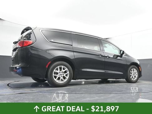 Used 2023 Chrysler Voyager LX FWD image 47