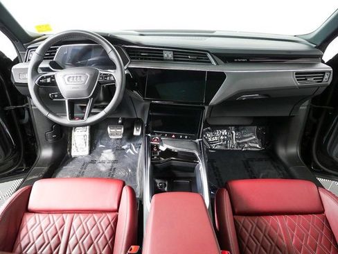 Used 2024 Audi SQ8 e-tron Premium Plus w/ Black Optic Package AWD/4WD image 20