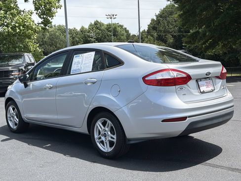 Certified 2018 Ford Fiesta SE FWD image 21
