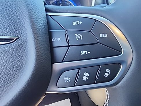 New 2026 Chrysler Pacifica Select FWD image 12