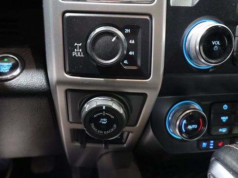 Used 2019 Ford F150 Platinum w/ Equipment Group 701A Luxury AWD/4WD image 35