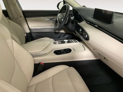 Used 2023 Genesis GV70 2.5T w/ Select Package image 14