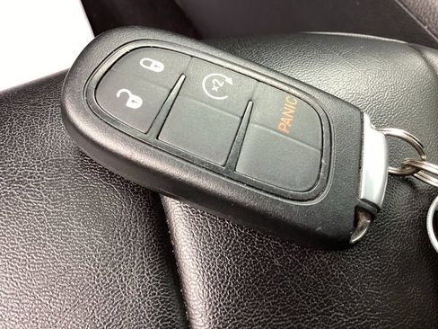 Used 2021 Jeep Cherokee Trailhawk w/ Trailer Tow Group AWD/4WD image 26
