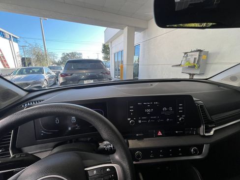 Used 2025 Kia Sportage LX image 33