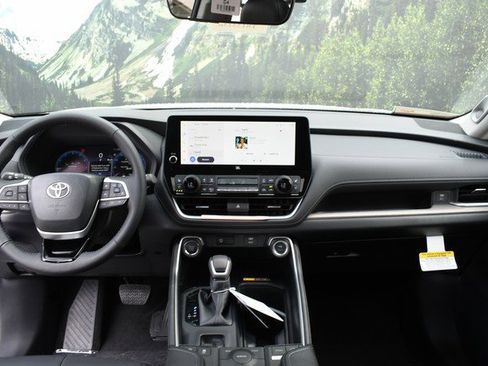 New 2026 Toyota Grand Highlander AWD image 9