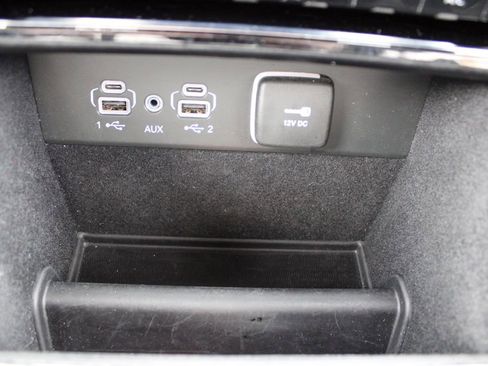 Used 2022 Jeep Grand Cherokee Limited image 48