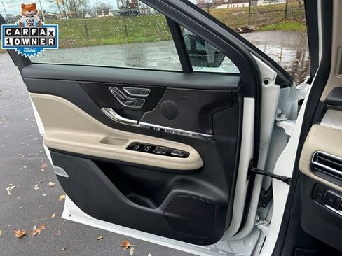 Used 2025 Lincoln Corsair AWD w/ Equipment Group 101A image 11