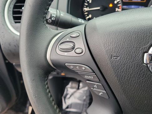 Used 2017 Nissan Pathfinder Platinum w/ Midnight Edition Package image 22