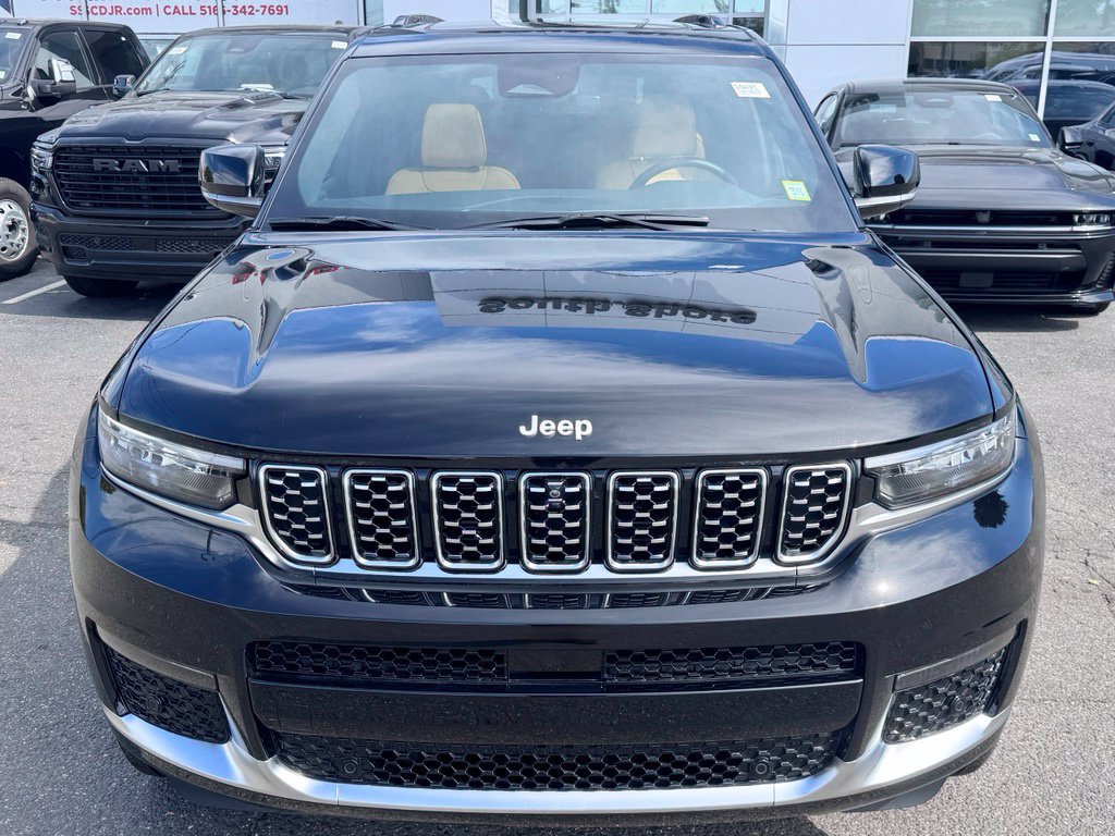 Used 2025 Jeep Grand Cherokee L Summit AWD/4WD image 2