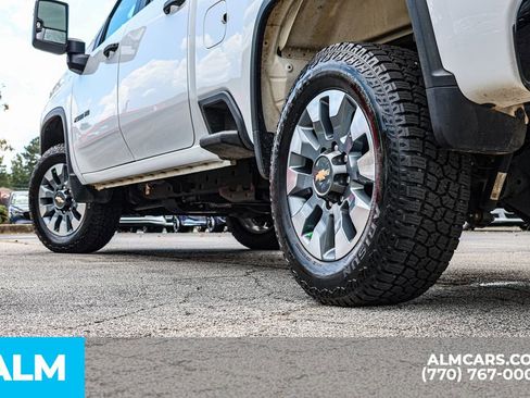 Used 2023 Chevrolet Silverado 2500 Custom w/ Custom Value Package image 17