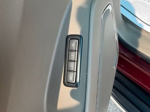 Used 2018 Chevrolet Tahoe Premier RWD image 18