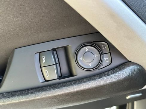 Used 2022 Chevrolet Camaro LT RWD image 17