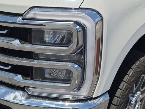 Used 2024 Ford F350 Lariat AWD/4WD image 13