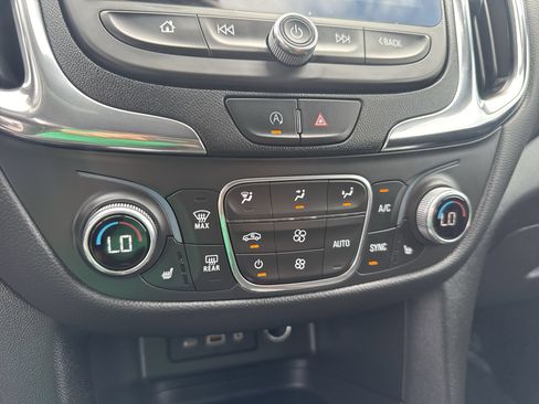 Certified 2022 Chevrolet Equinox LT AWD/4WD image 16