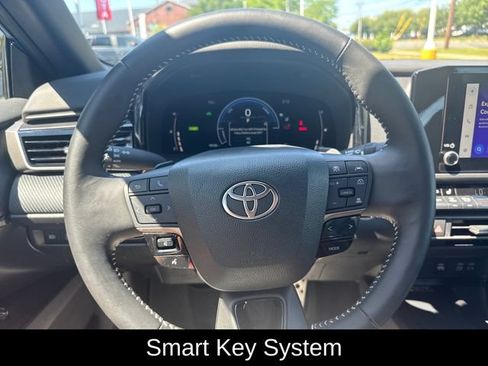 Used 2025 Toyota Camry SE w/ Convenience Package FWD image 18