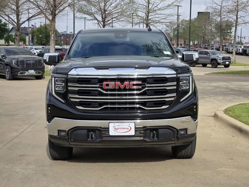 Used 2022 GMC Sierra 1500 SLT image 3