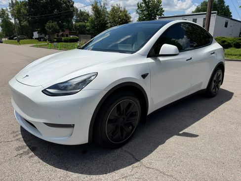 Used 2021 Tesla Model Y Long Range AWD/4WD image 10