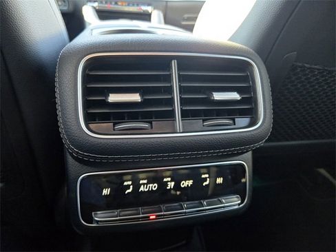 Used 2023 Mercedes-Benz GLS 450 4MATIC image 36