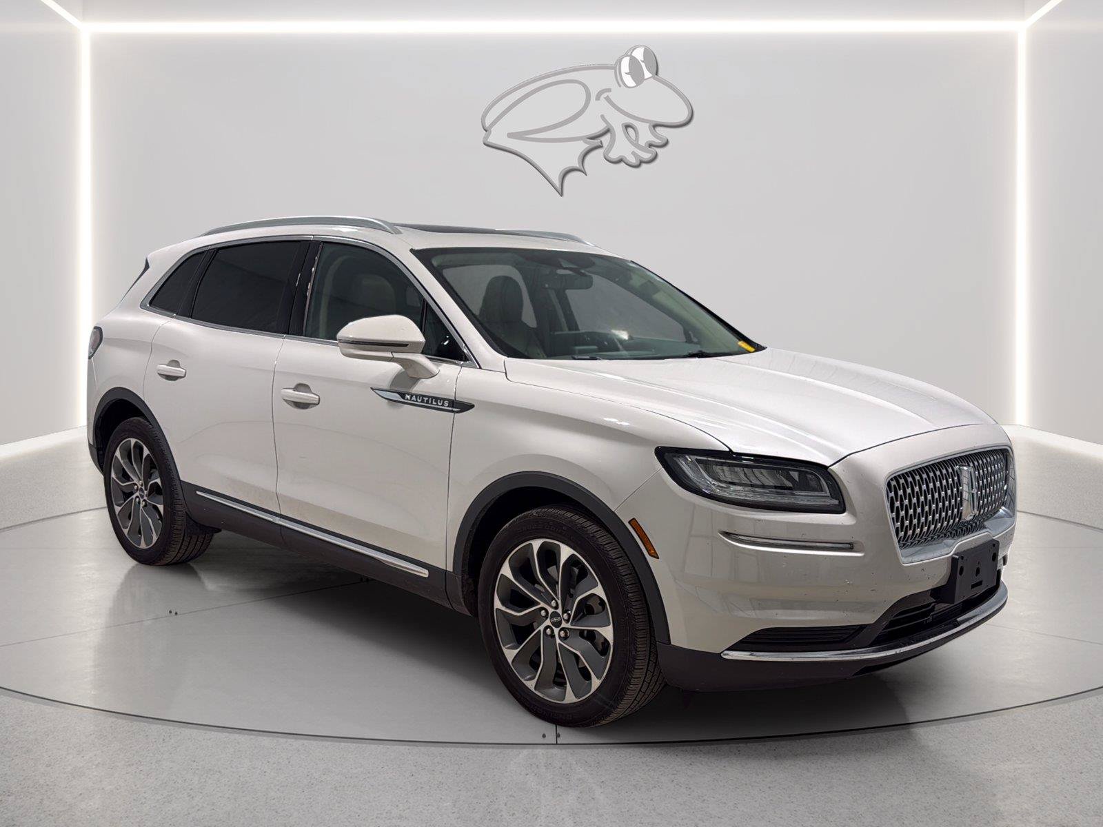 Used 2023 Lincoln Nautilus Reserve w/ Luxury Package AWD/4WD image 7