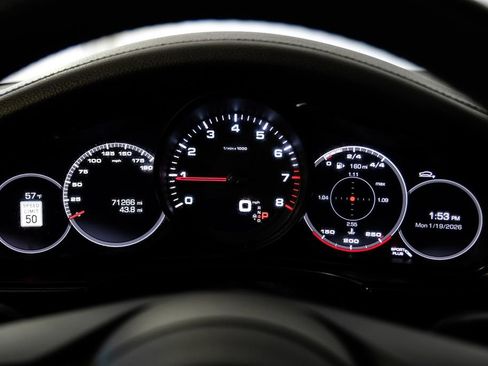 Used 2021 Porsche Panamera image 18