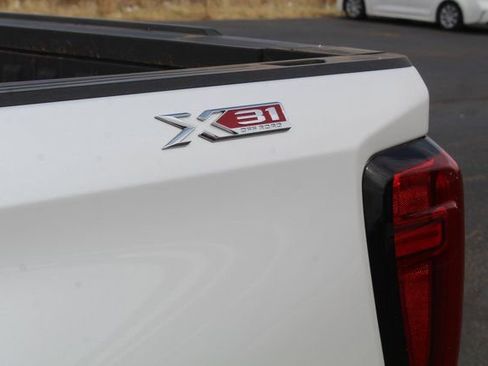 Used 2023 GMC Sierra 1500 SLT image 15