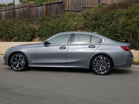 Used 2025 BMW 330i Sedan w/ Convenience Package image 28