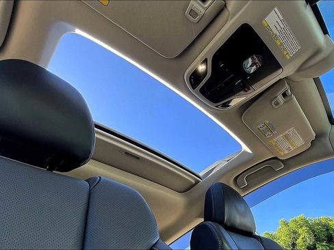 Used 2021 Subaru Outback Limited image 25