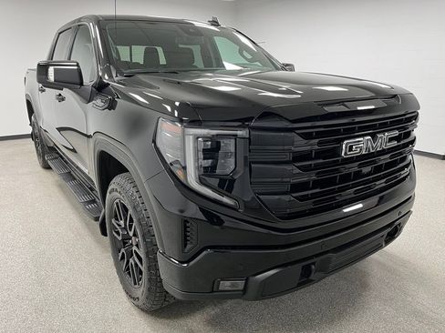 Used 2024 GMC Sierra 1500 Elevation w/ Elevation Premium Package AWD/4WD image 2