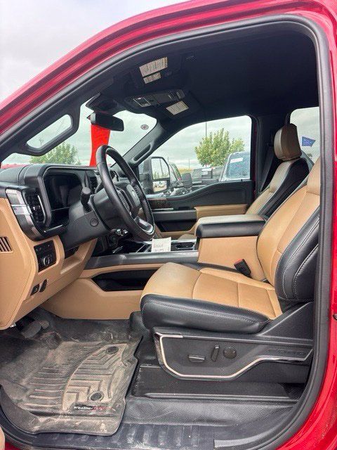 Used 2024 Ford F350 Lariat w/ Black Appearance Package AWD/4WD image 7
