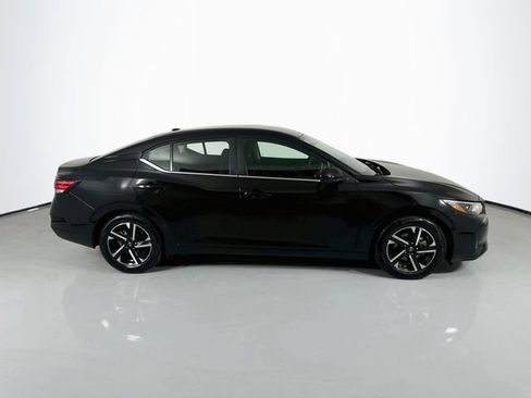 Used 2024 Nissan Sentra SV FWD image 10