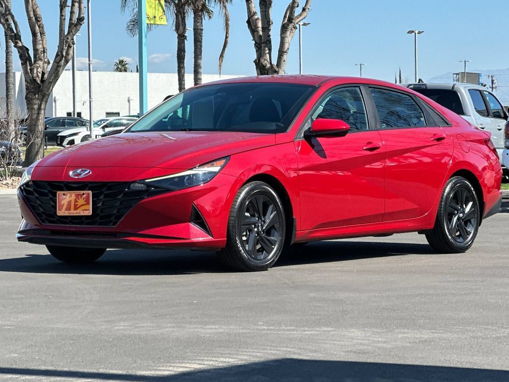 Used 2023 Hyundai Elantra SEL FWD image 1