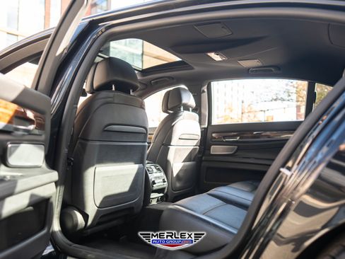 Used 2014 BMW 750Li xDrive image 21