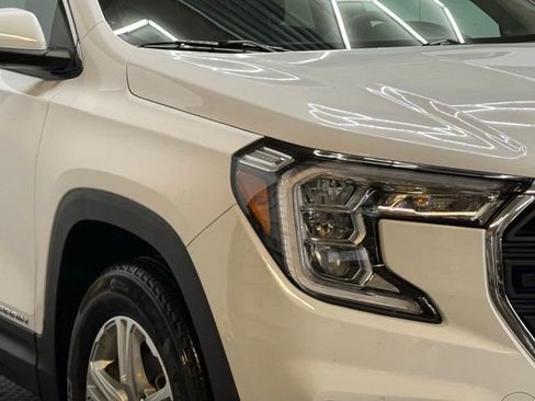 Certified 2023 GMC Terrain SLE w/ Driver Convenience Package image 3