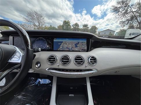 Used 2017 Mercedes-Benz S 550 Cabriolet image 11