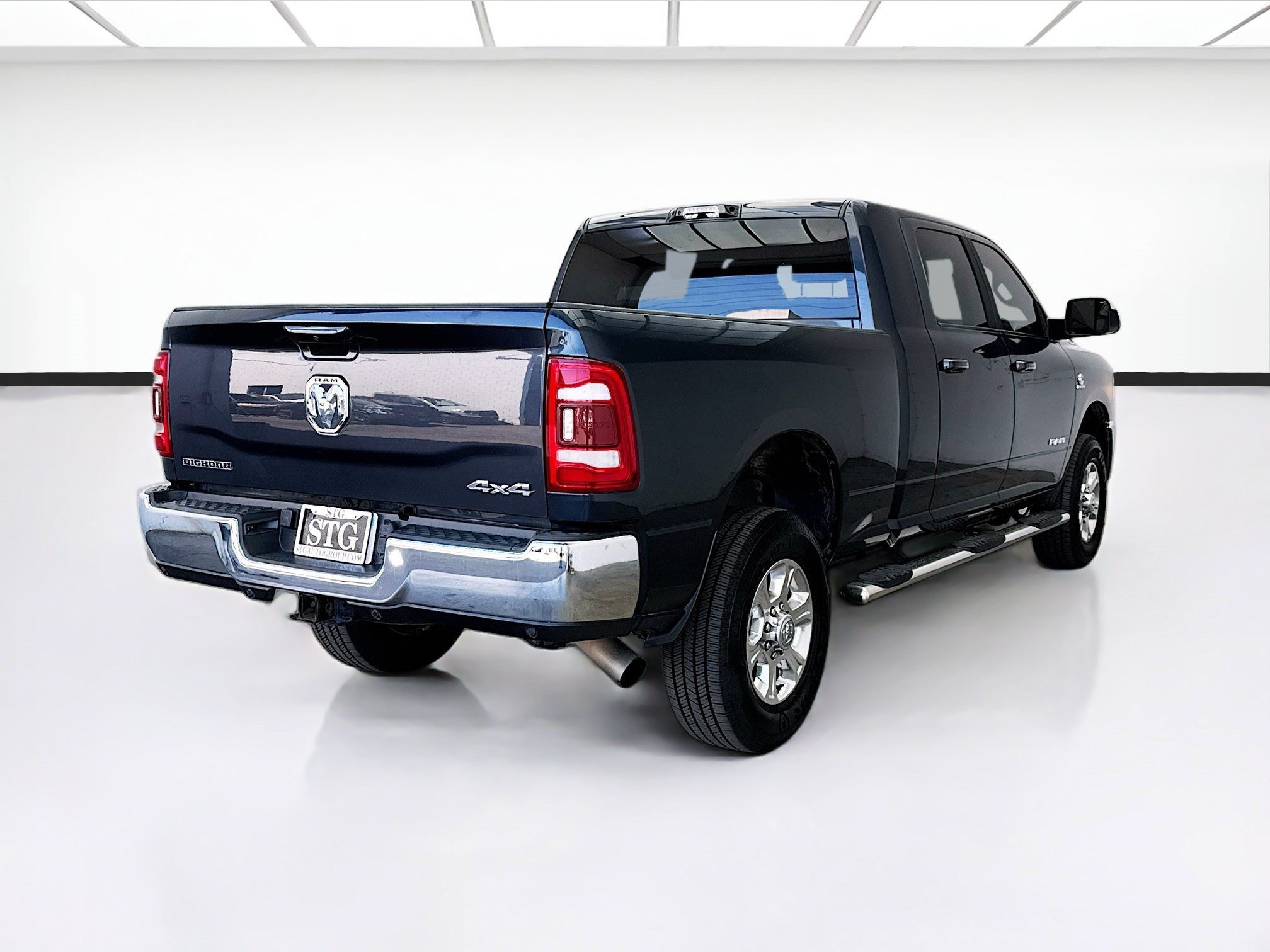 Used 2022 RAM 2500 Big Horn w/ Safety Group B AWD/4WD image 4