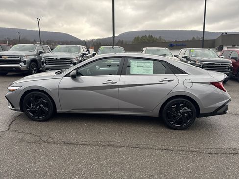 New 2026 Hyundai Elantra SEL Sport Premium image 7