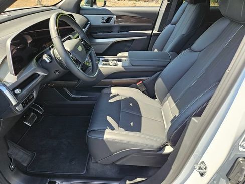 New 2027 Cadillac Vistiq Sport AWD/4WD image 7
