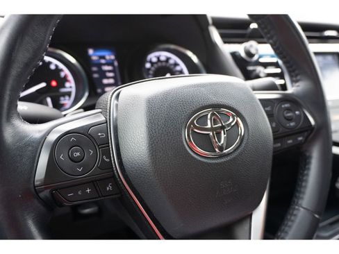 Used 2020 Toyota Camry SE image 29