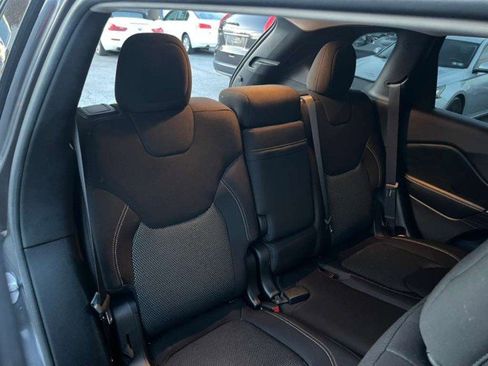 Used 2017 Jeep Cherokee 75th Anniversary AWD/4WD image 9