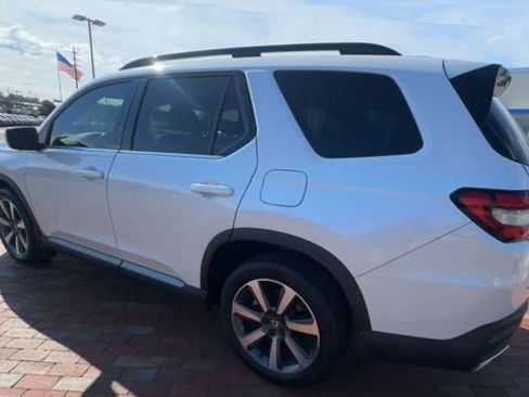 Certified 2023 Honda Pilot Elite image 8
