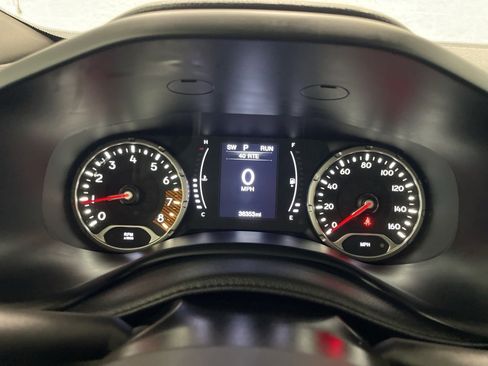 Used 2021 Jeep Renegade Sport image 32