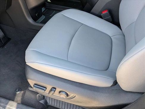 New 2026 Toyota Sienna XLE image 4