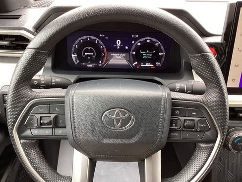 Used 2024 Toyota Tacoma TRD Off-Road image 28