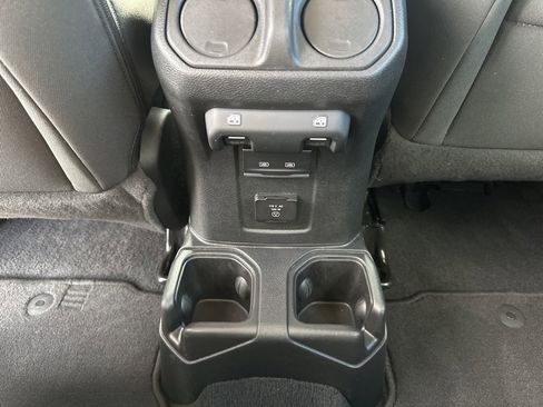 Used 2023 Jeep Wrangler Sahara image 12