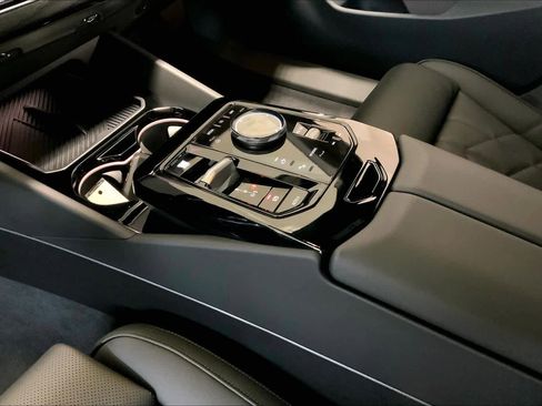 New 2026 BMW 530i xDrive 530i xDrive w/ Premium Package image 7