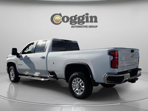 Used 2024 Chevrolet Silverado 2500 LTZ w/ LTZ Plus Package image 4