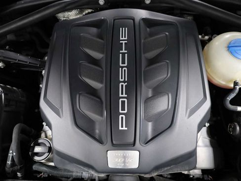 Used 2017 Porsche Macan GTS AWD/4WD image 40